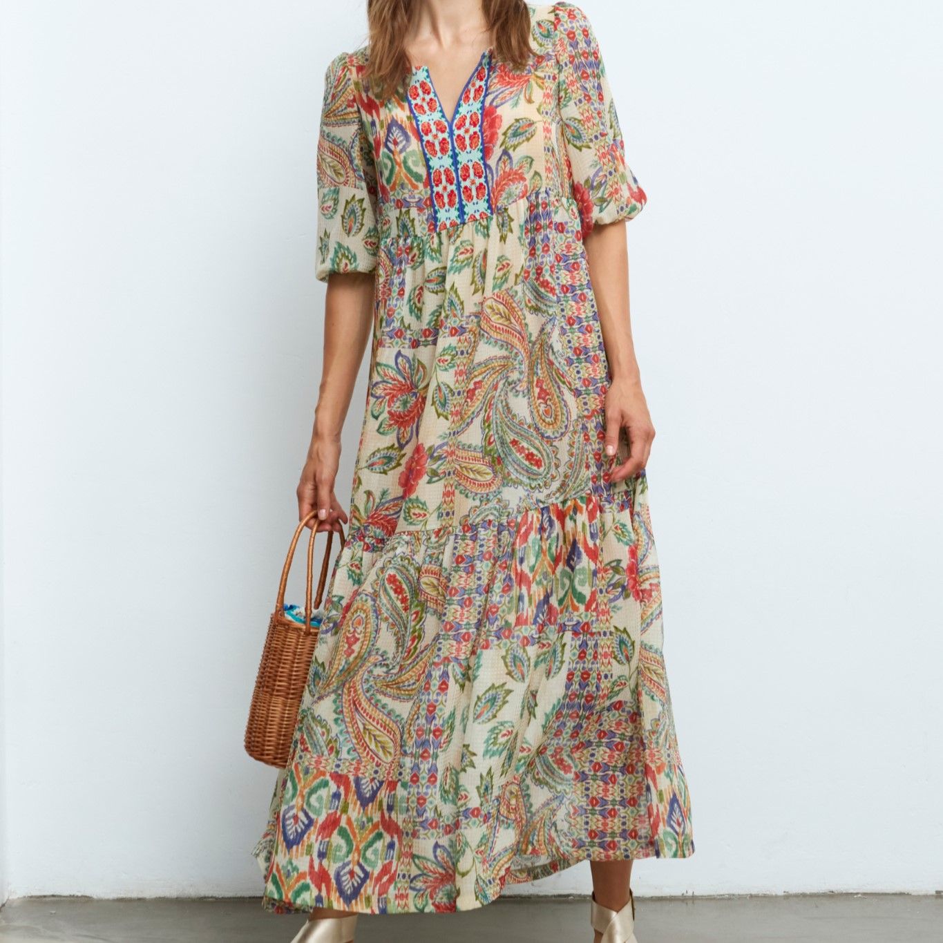 vestidos SS26 ABRIGOS-Y-CHAQUETAS-MUJER